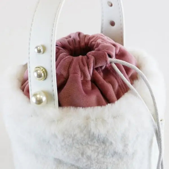 'Princess Emma' White Bucket Purse - Picture 3 of 3